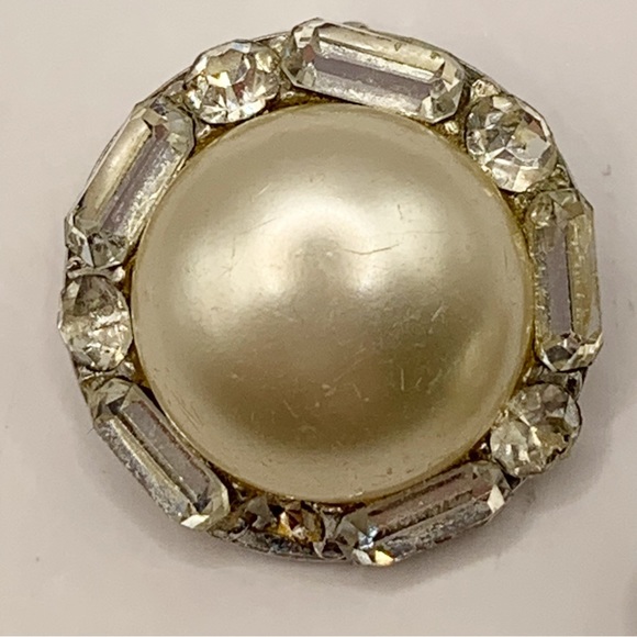 Coro vintage baguette rhinestone pearl round button dome sparkling earrings - Picture 8 of 15